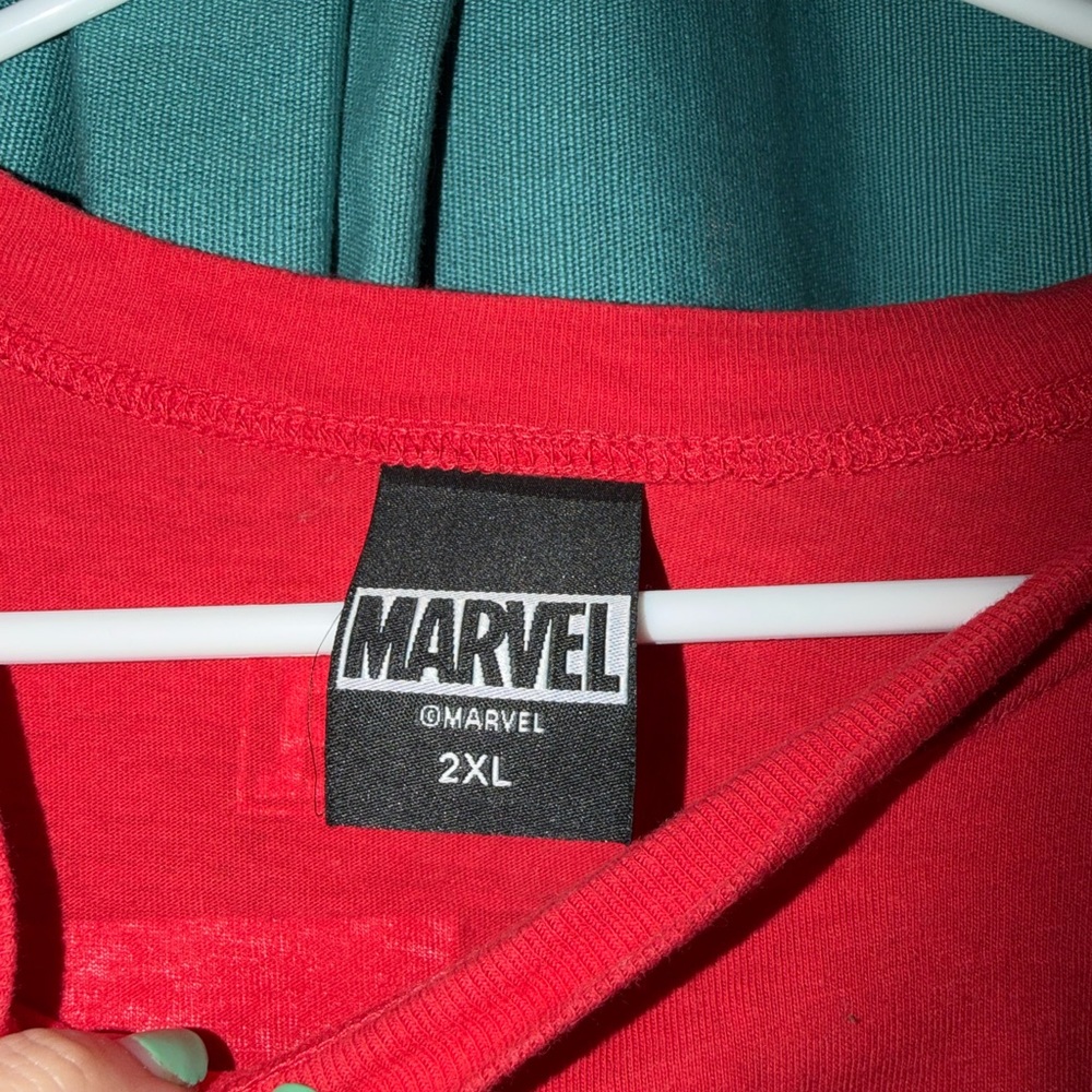 Women’s 2XL Marvel Red & Blue Spider-Man Colorblock Long Sleeve Tee - Picture 2 of 4